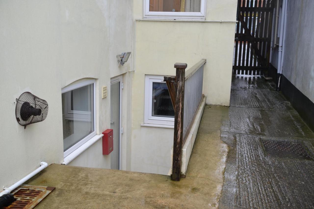 Willow Tree 1 Bed Apartment - Stayseekers 索尔兹伯里 外观 照片